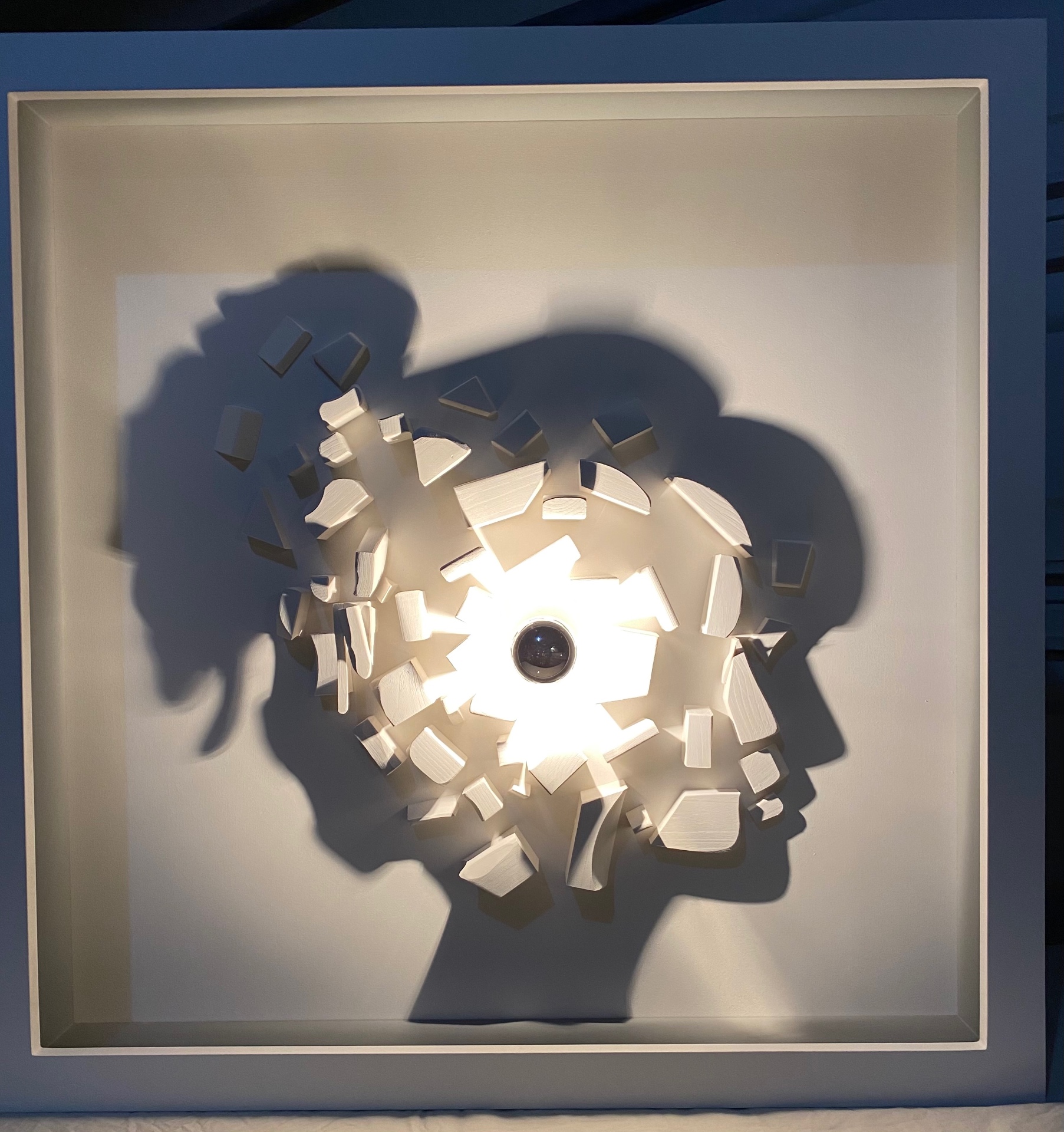Abstract Silhouette in white-painted sculpted wood